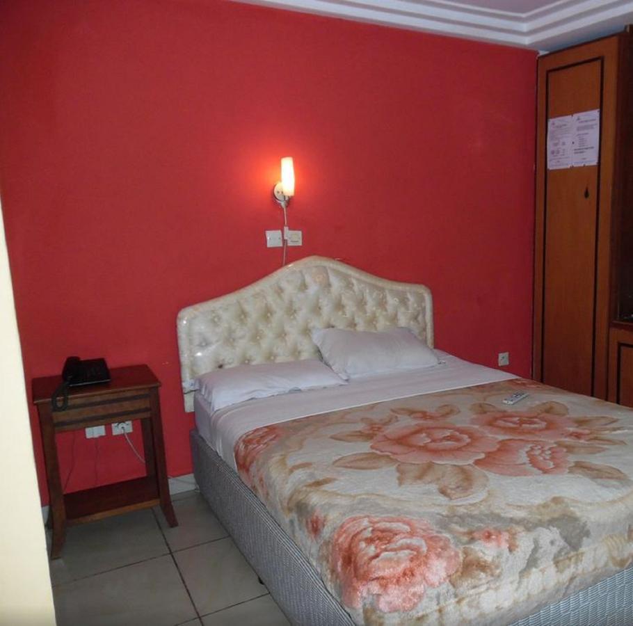 Denver Plaza Hotel Douala Luaran gambar