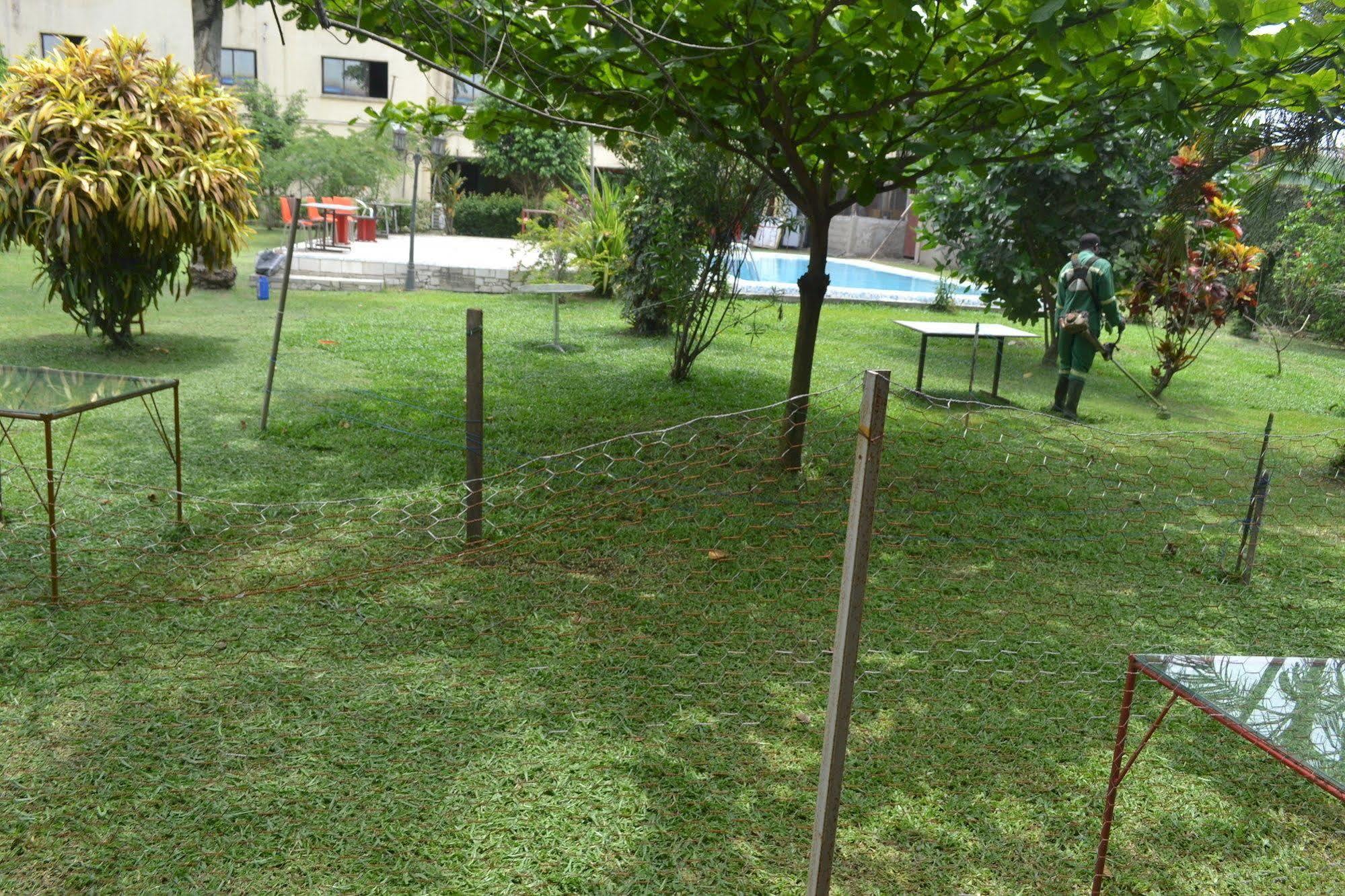 Denver Plaza Hotel Douala Luaran gambar