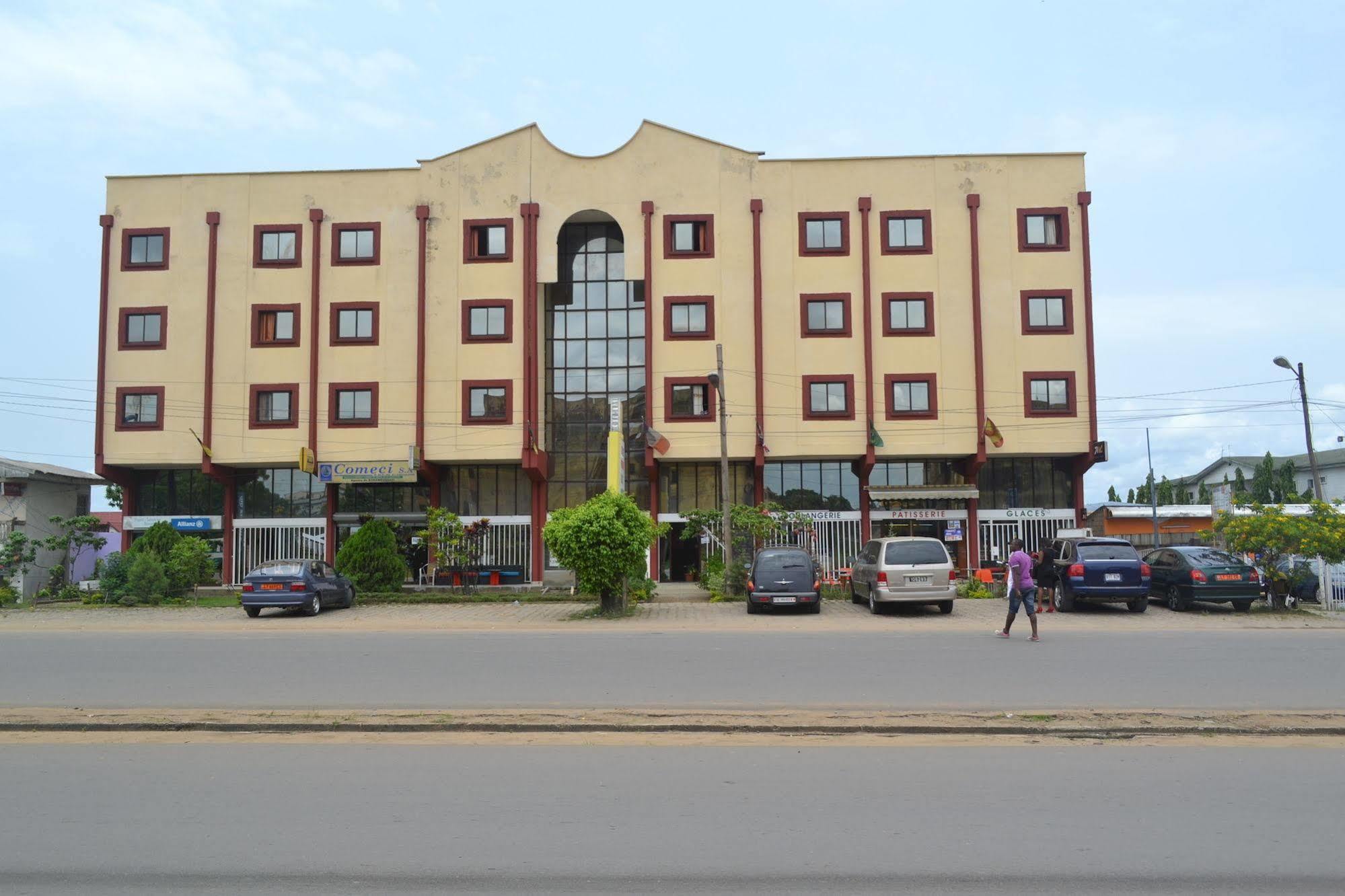 Denver Plaza Hotel Douala Luaran gambar