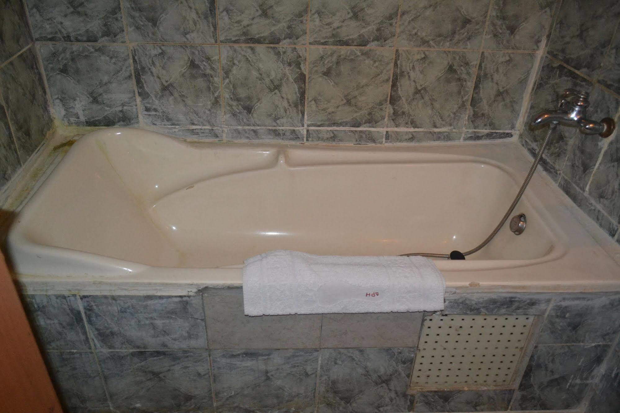 Denver Plaza Hotel Douala Luaran gambar