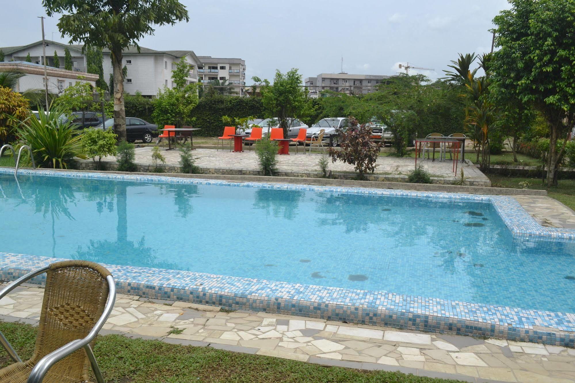 Denver Plaza Hotel Douala Luaran gambar